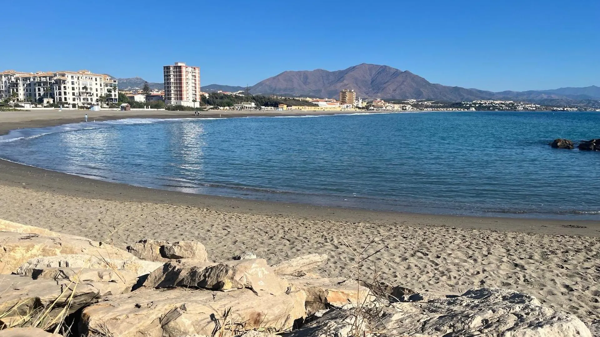 3 Bed Beachfront Penthouse 854 With Great Views Manilva Apartamento